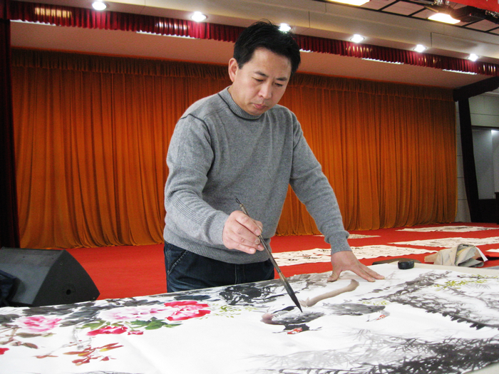 2013年5月王洪学先生等著名画家应固德化工集团邀请在莱芜举行笔会